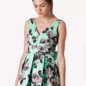 - TOPSHOP US 6 Mint Green Floral Mini Dress